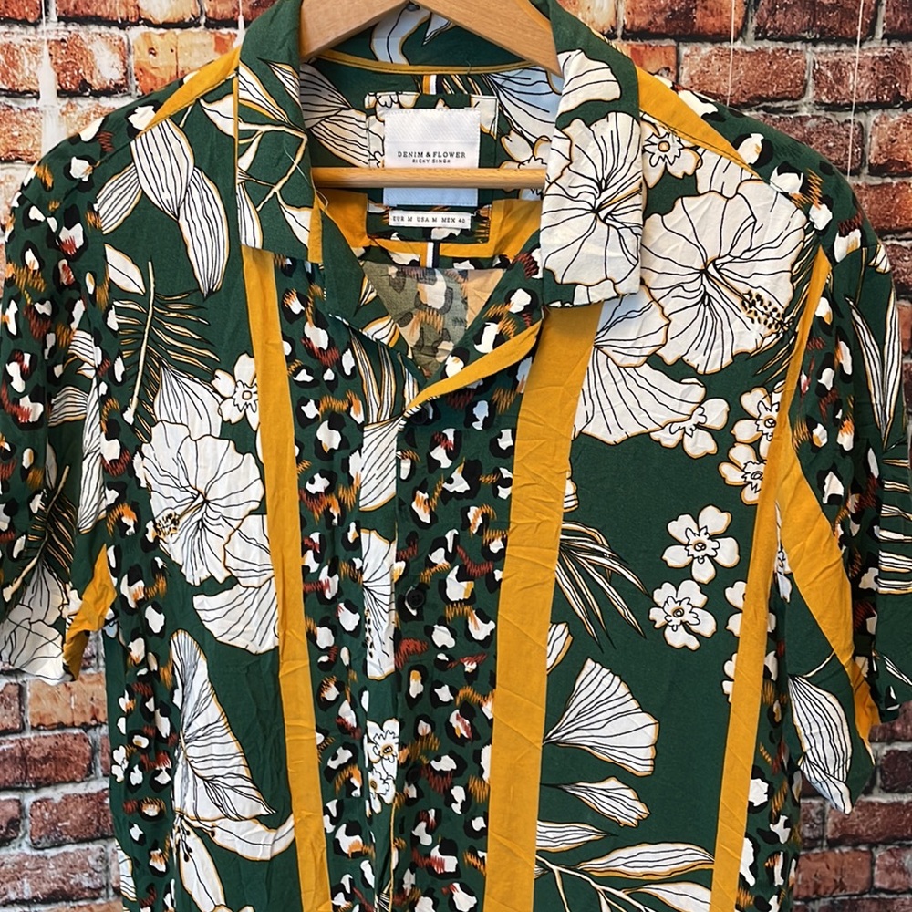 Denim & Flower men’s short sleeve button down light weight medium shirt floral